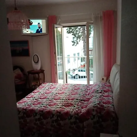 Beautiful In Downtown Apartment LʼAquila